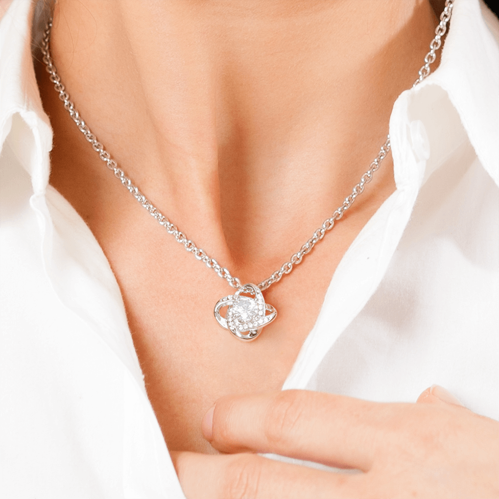 LOVEMAMA • Collier Déclaration Maman Nœud d’Amour