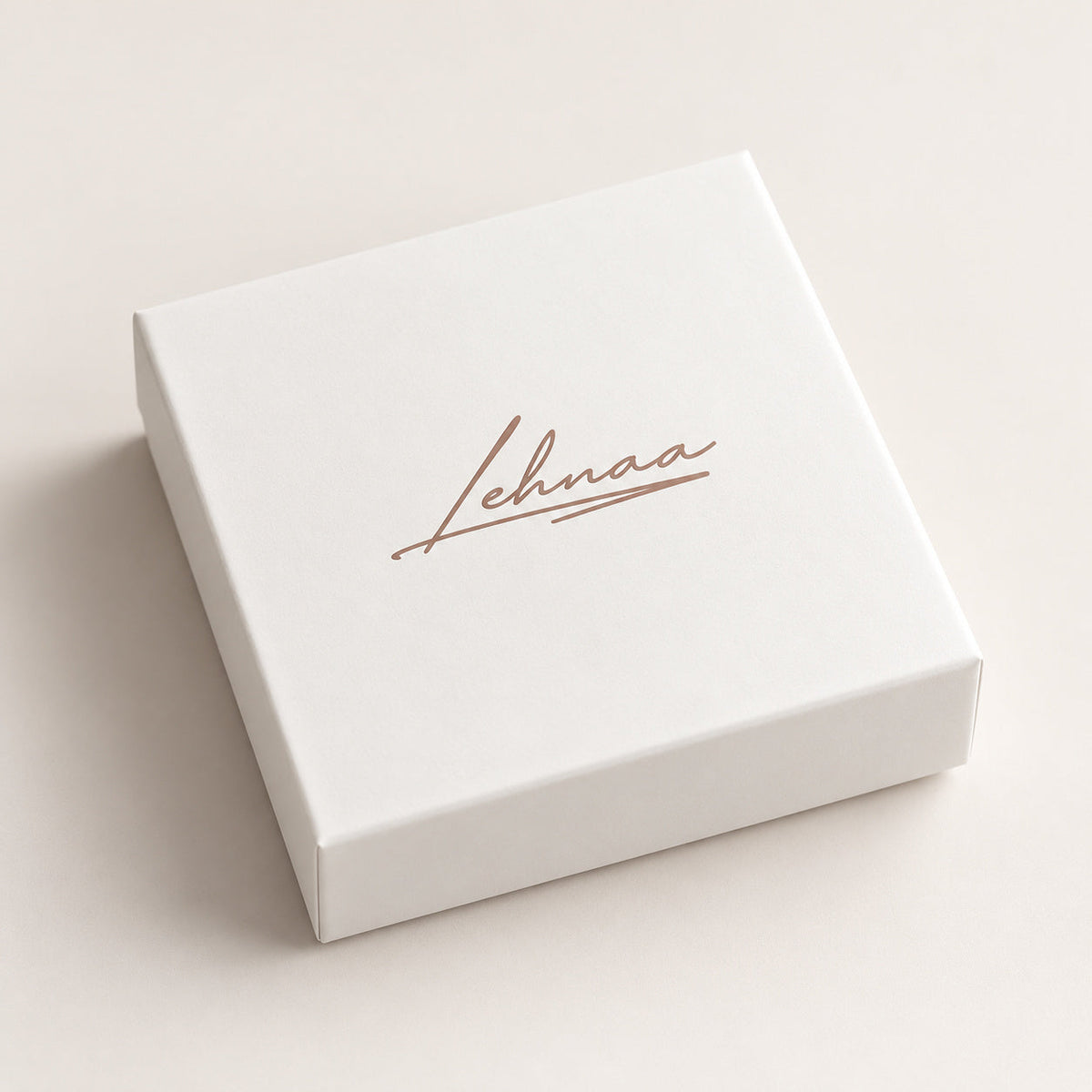 Coffret standard blanc Lehnaa fermé, celui livré avec ETERNITY homme