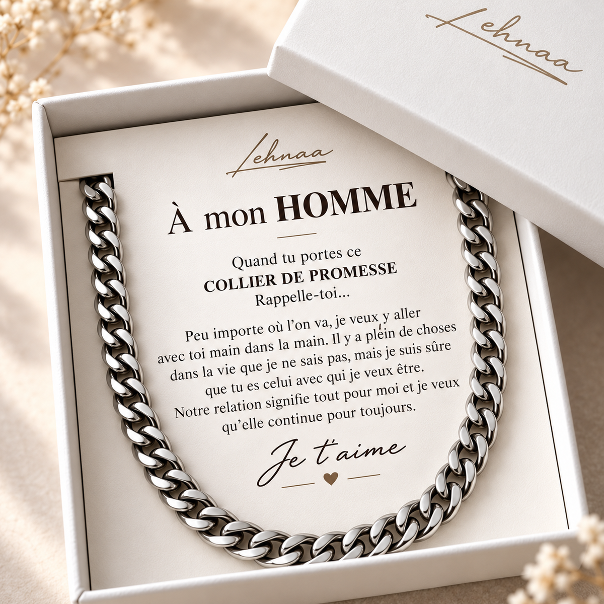 À mon homme – gros plan sur la carte message de promesse, chaîne argentée et coffret blanc Lehnaa